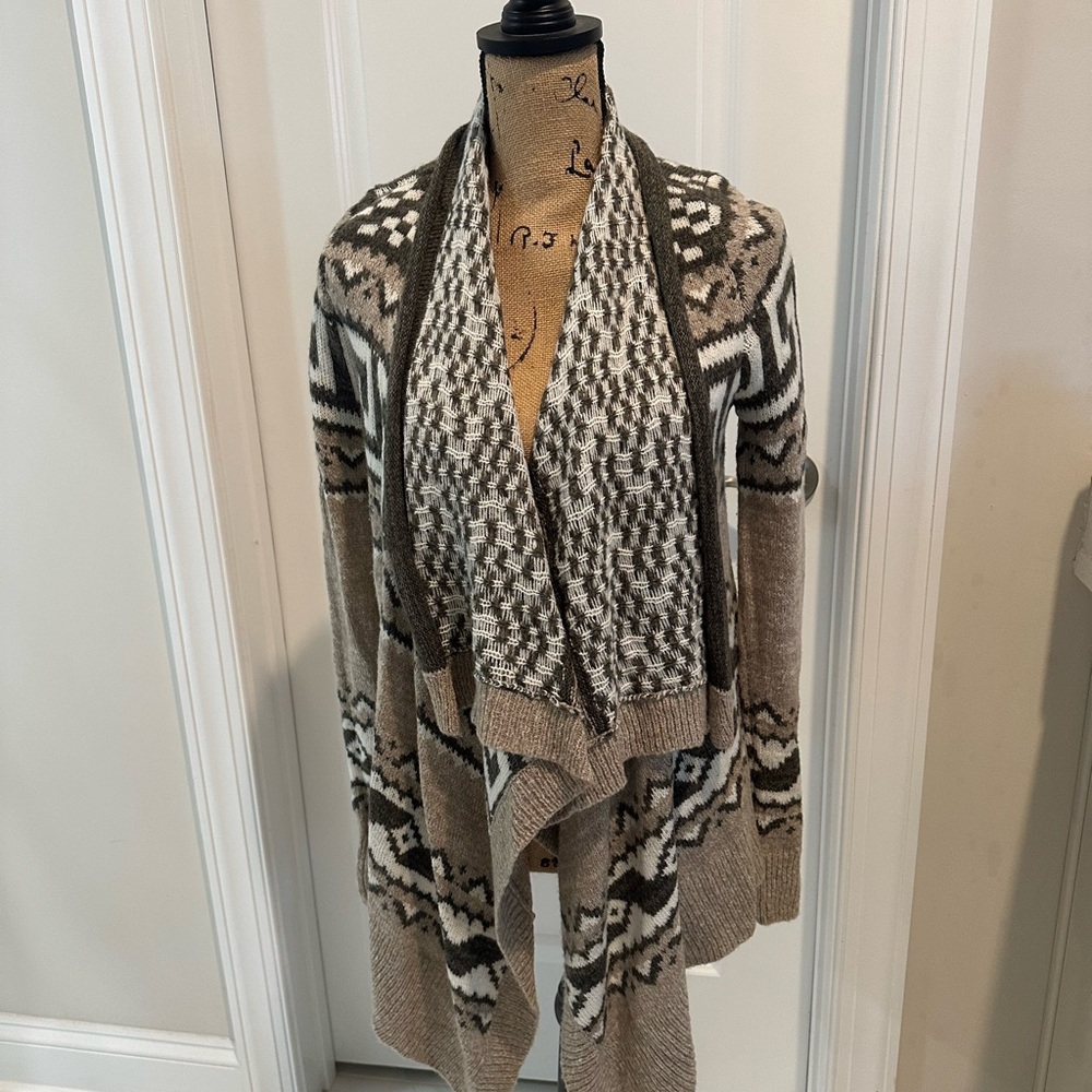 Abercrombie & Fitch Brown and Cream Patterned Sweater